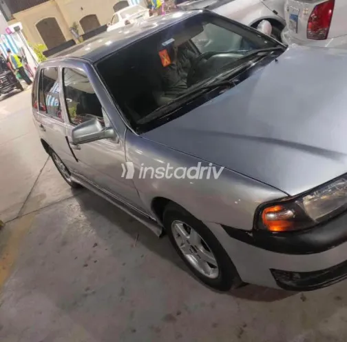 فولكس فاغن بوينتر 2005 أبيض مستعملة للبيع - 1