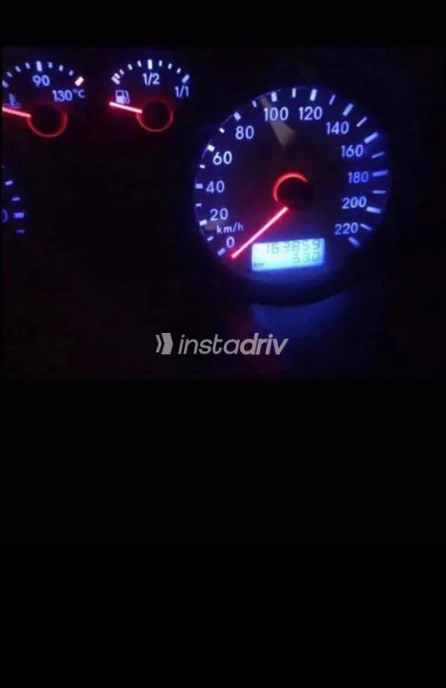 فولكس فاغن بوينتر 2005 أبيض مستعملة للبيع - 2