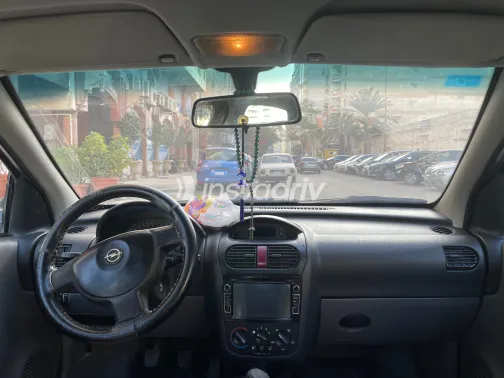 اوبل كورسا 2004 أبيض مستعملة للبيع - 4