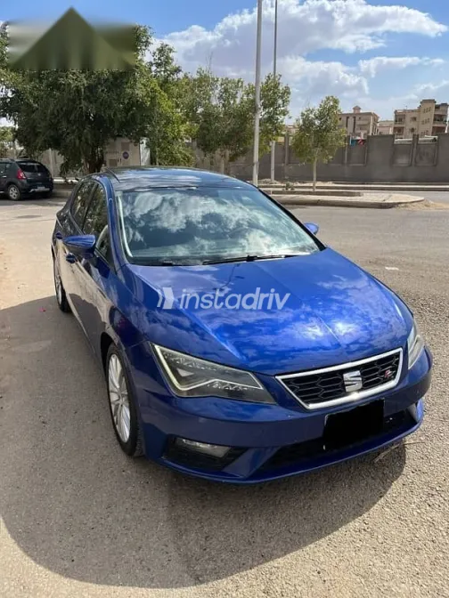 سيات ليون 2018 أزرق غامق مستعملة للبيع - 5