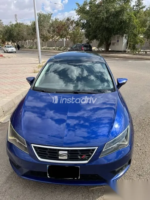 سيات ليون 2018 أزرق غامق مستعملة للبيع - 6