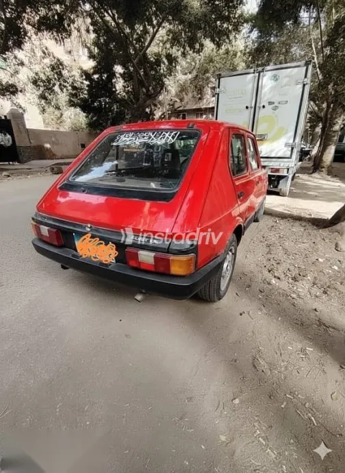 فيات 127 1987 أحمر مستعملة للبيع - 1