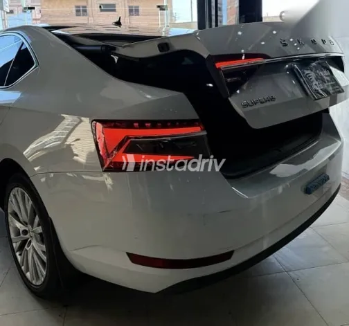 سكودا سوبيرب 2024 أبيض مستعملة للبيع - 9