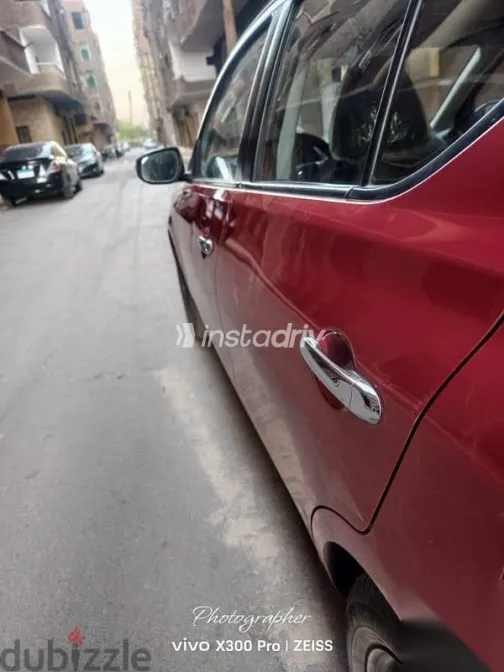 نيسان صنى 2024 أحمر مستعملة للبيع - 8