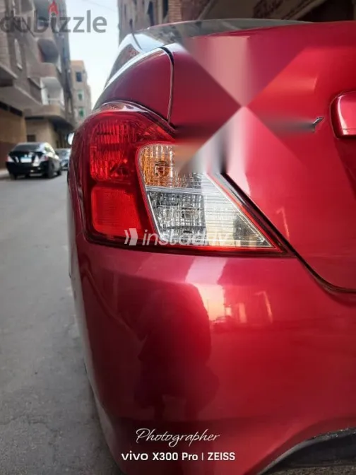 نيسان صنى 2024 أحمر مستعملة للبيع - 10