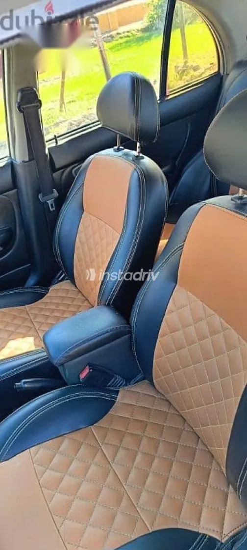 هيونداي اكسنت 2005 فضي مستعملة للبيع - 4