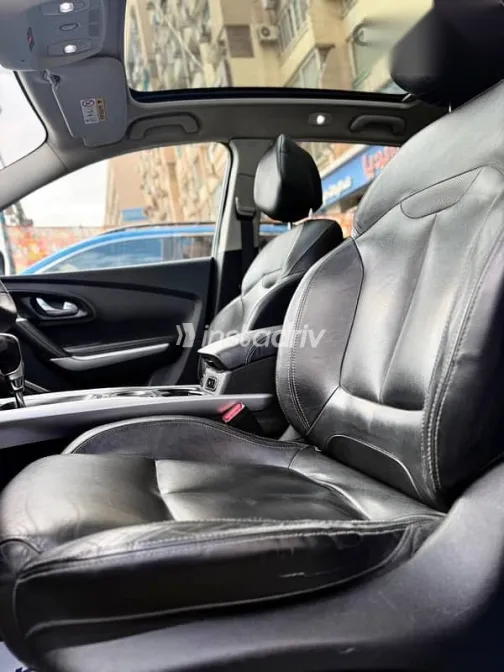 Renault Kadjar 2018 White Used for Sale - 9