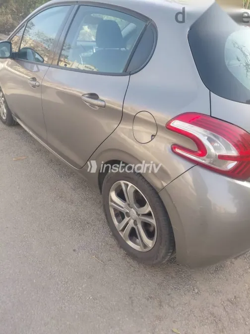 Peugeot 208 2013 Gold Used for Sale - 3