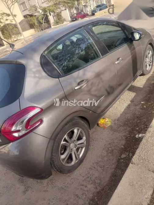 Peugeot 208 2013 Gold Used for Sale - 4