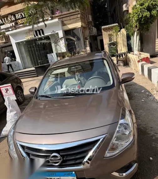Nissan Sunny 2023 Gold Used for Sale - 2