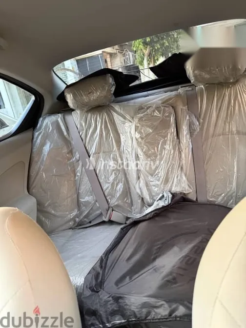 Nissan Sunny 2023 Gold Used for Sale - 6