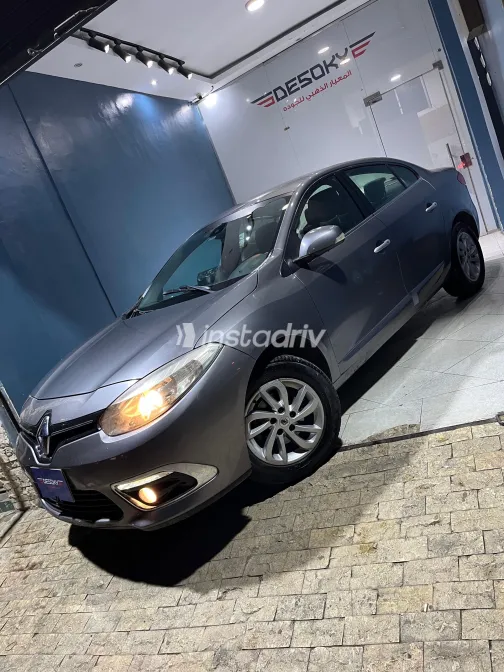 Renault Fluence 2015 White Used for Sale - 3