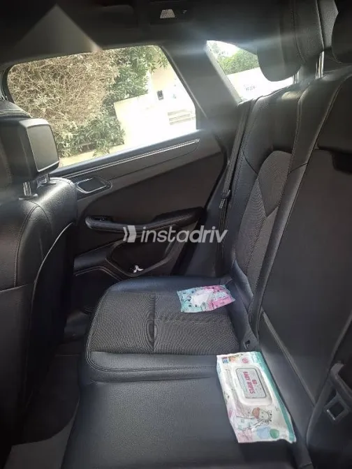 Porsche Macan 2022 Black Used for Sale - 6