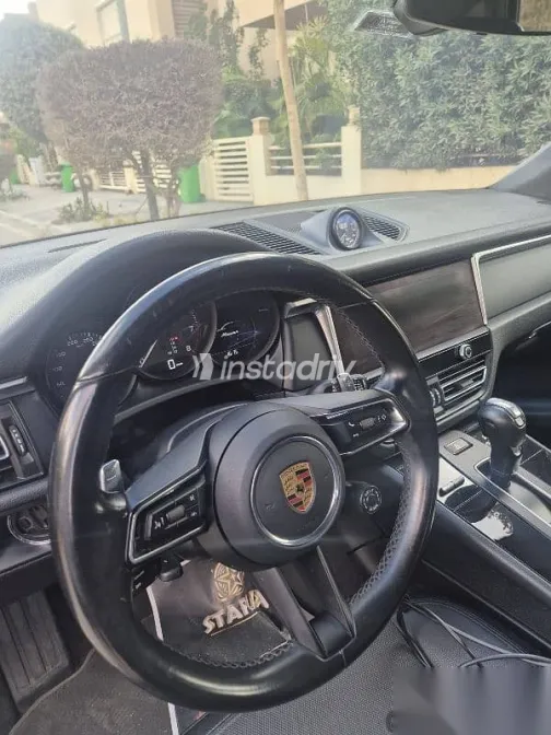 Porsche Macan 2022 Black Used for Sale - 7