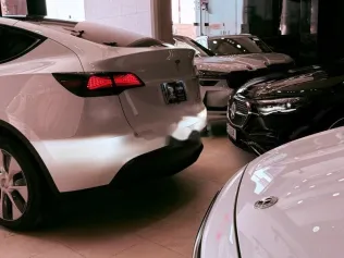 تسلا Model Y 2022 أبيض مستعملة للبيع