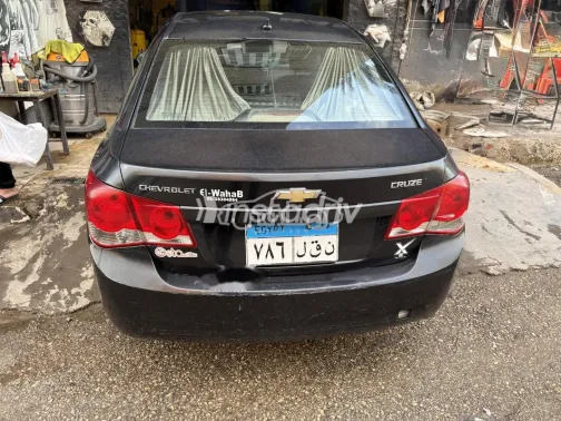 شيفروليه كروز 2010 أسود مستعملة للبيع - 4