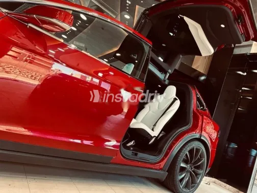 Tesla Model X 2018 Red Used for Sale - 1