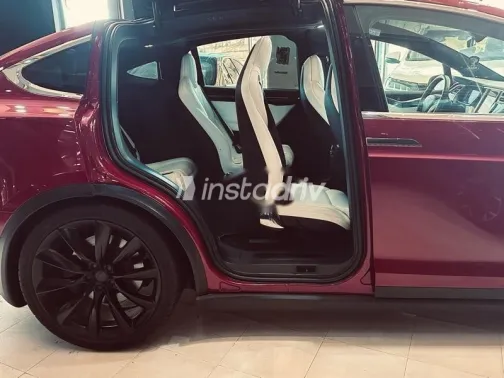 Tesla Model X 2018 Red Used for Sale - 4