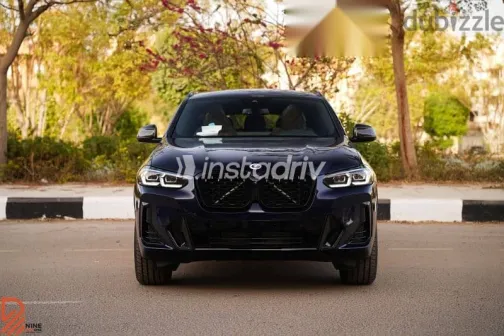 بي ام دبليو X4 2025 أزرق غامق جديدة للبيع - 2