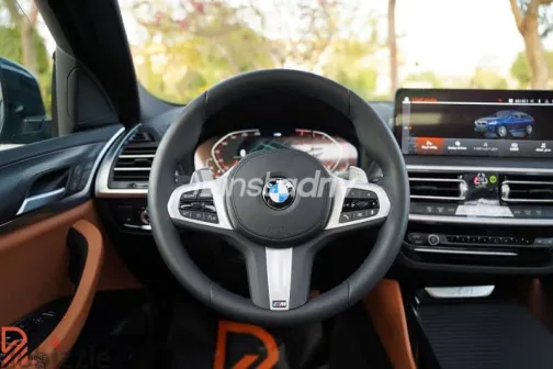 بي ام دبليو X4 2025 أزرق غامق جديدة للبيع - 3