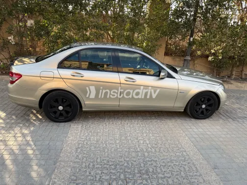 مرسيدس C 180 2010 أبيض مستعملة للبيع - 2