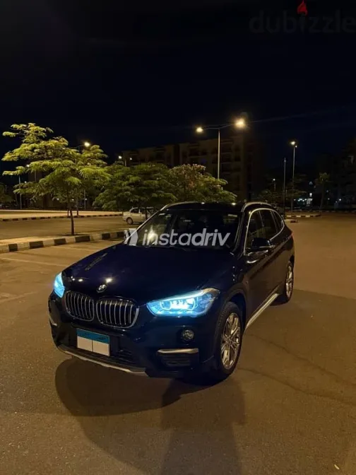 بي ام دبليو X1 2019 أزرق غامق مستعملة للبيع - 2