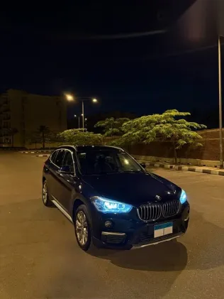 بي ام دبليو X1 2019 أزرق غامق مستعملة للبيع