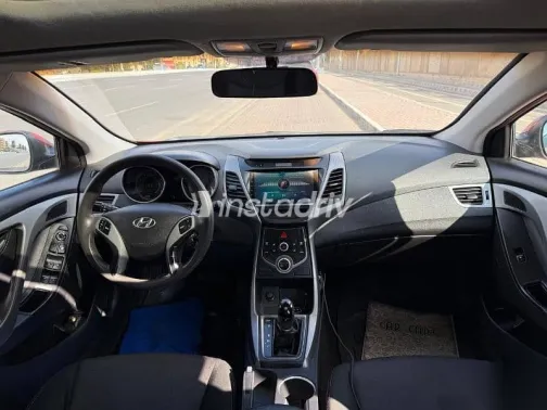هيونداي إلنترا 2016 أحمر مستعملة للبيع - 7