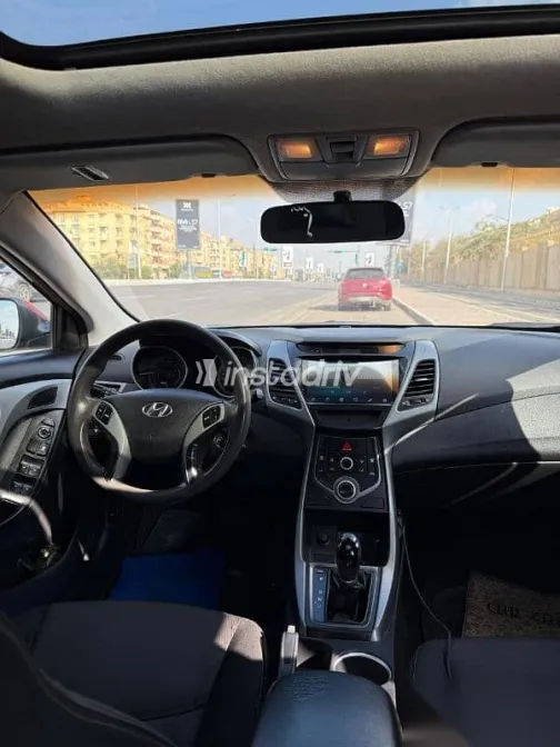 هيونداي إلنترا 2016 أحمر مستعملة للبيع - 8