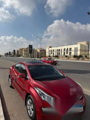 هيونداي إلنترا 2016 أحمر مستعملة للبيع
