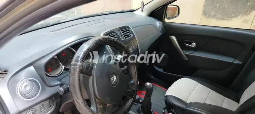 رينو لوجان 2015 فضي مستعملة للبيع - 2