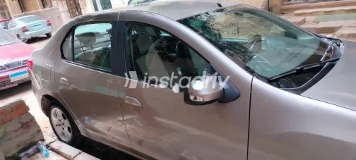 رينو لوجان 2015 فضي مستعملة للبيع - 4