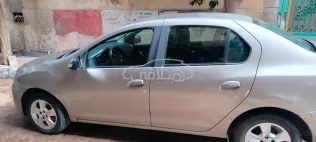 رينو لوجان 2015 فضي مستعملة للبيع