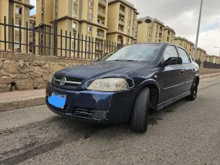 اوبل أسترا 2003 أزرق غامق مستعملة للبيع