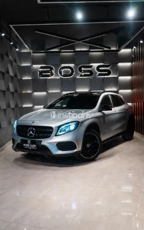 مرسيدس GLA 200 2020 رمادي مستعملة للبيع - 2