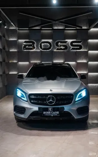 مرسيدس GLA 200 2020 رمادي مستعملة للبيع