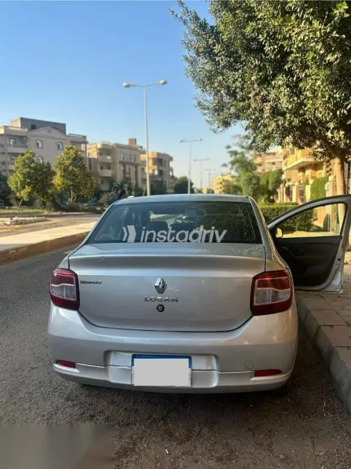 رينو لوجان 2017 فضي مستعملة للبيع - 1