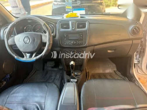 رينو لوجان 2017 فضي مستعملة للبيع - 2