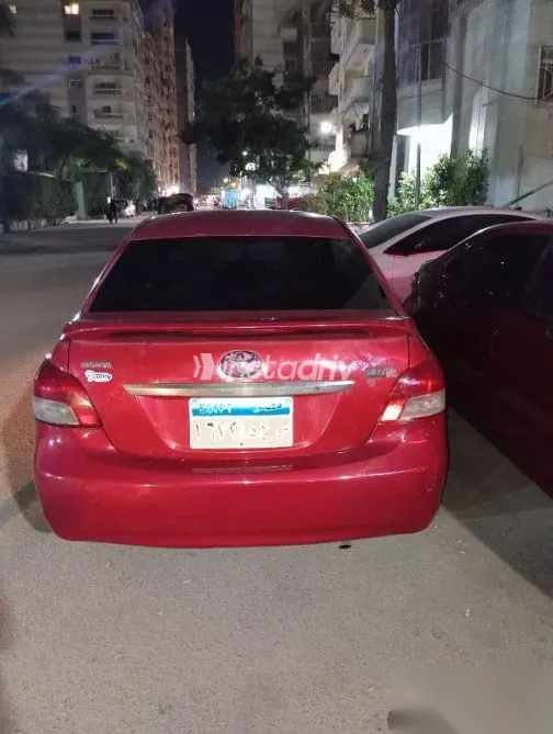 تويوتا ياريس 2007 أحمر مستعملة للبيع - 2