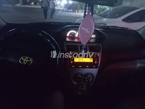 تويوتا ياريس 2007 أحمر مستعملة للبيع - 6