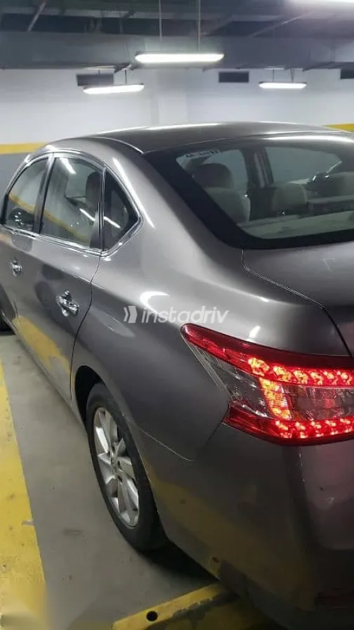نيسان سنترا 2018 رمادي مستعملة للبيع - 2