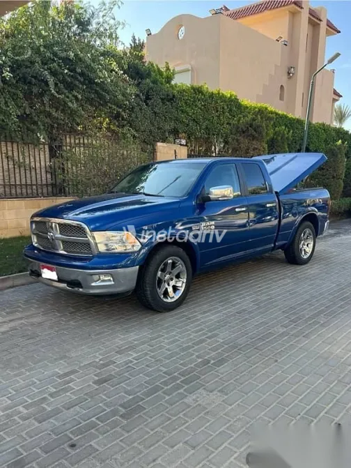 دودج رام 2011 أزرق غامق مستعملة للبيع - 1