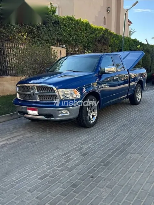 دودج رام 2011 أزرق غامق مستعملة للبيع - 2