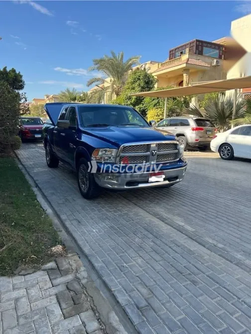 دودج رام 2011 أزرق غامق مستعملة للبيع - 4