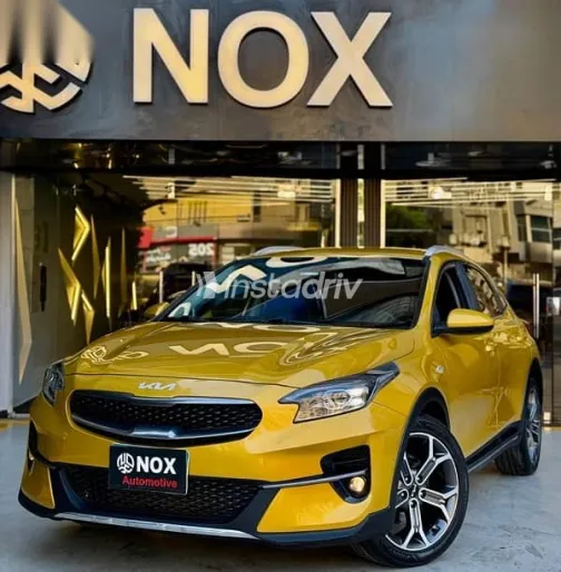 Kia Xceed 2022 Gold Used for Sale - 2