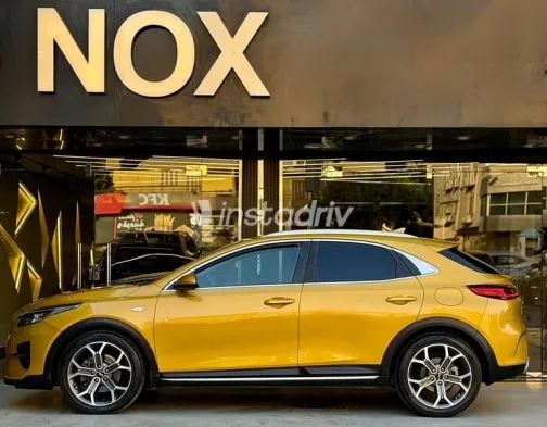 Kia Xceed 2022 Gold Used for Sale - 4