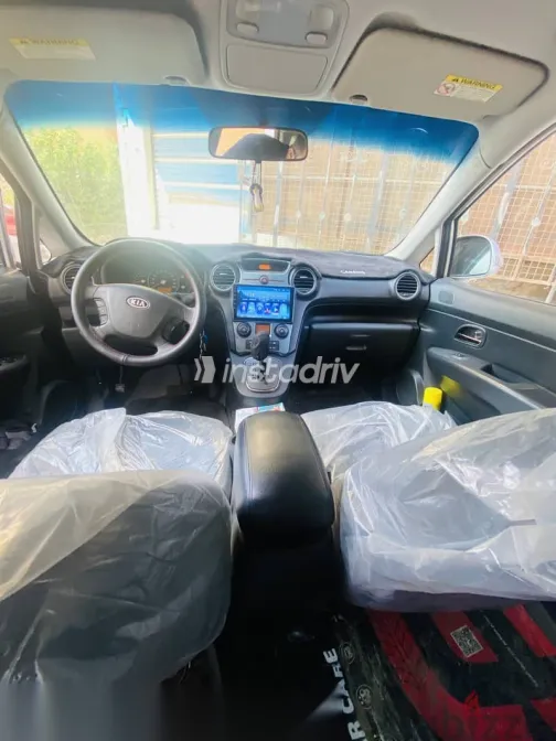 كيا كارينز 2012 فضي مستعملة للبيع - 5