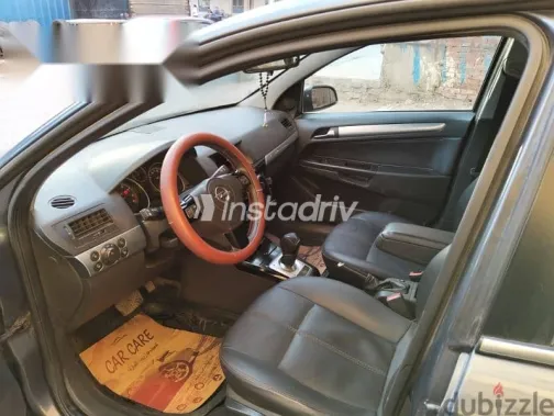 اوبل أسترا 2009 رمادي مستعملة للبيع - 2