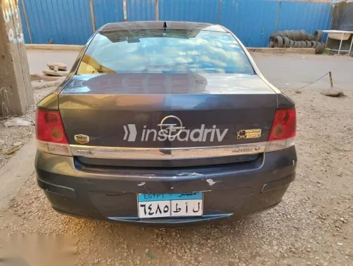 اوبل أسترا 2009 رمادي مستعملة للبيع - 3