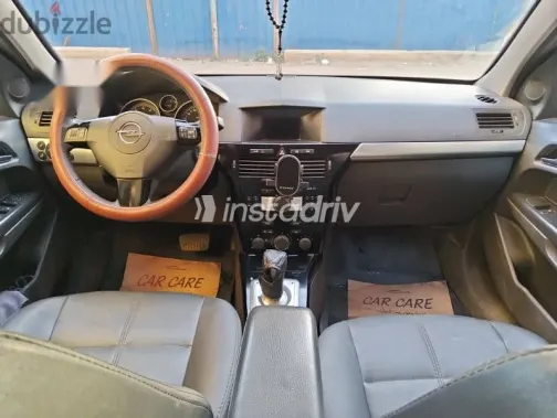 اوبل أسترا 2009 رمادي مستعملة للبيع - 4